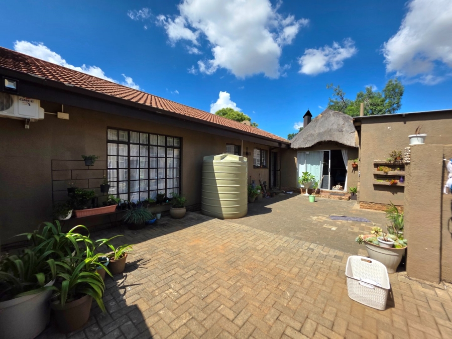 3 Bedroom Property for Sale in Pellissier Free State